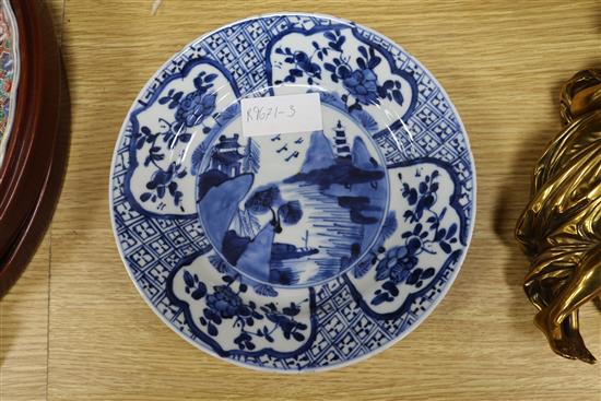 A pair of early 18th century Chinese blue and white plates Diameter 21cm